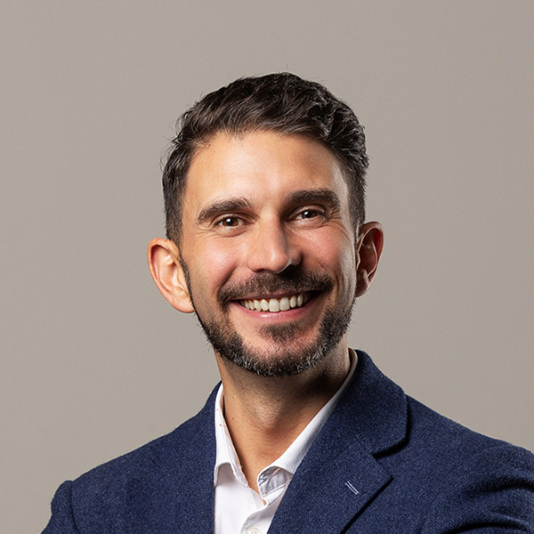 Victor Prados-Valierio - Director - Augmentium